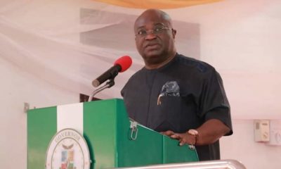Gov. Ikpeazu lauds traditional rulers over prevailing peace in the state